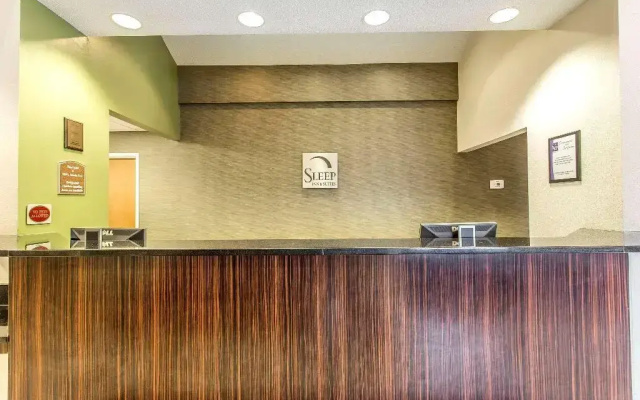 Sleep Inn & Suites