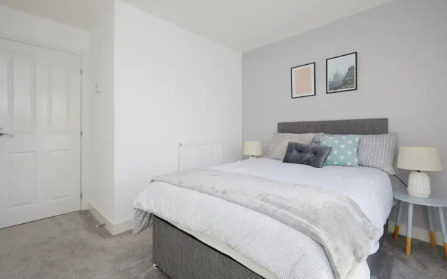 Royal Derby Hospital 3 bed Town House