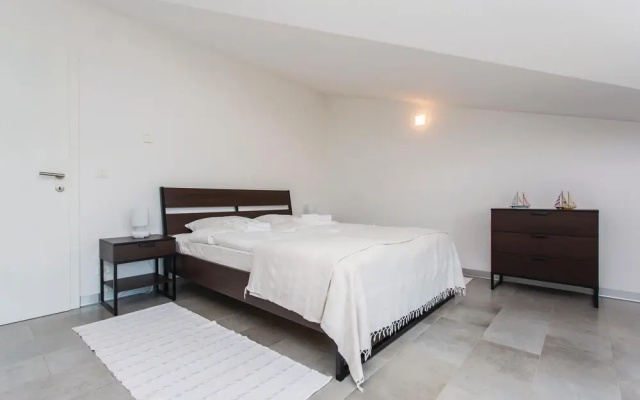 Awesome Home in Malinska With Wifi and 2 Bedrooms