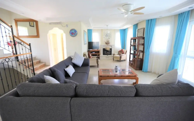 Villa Ruya-privatepool-seaview-gamesroom