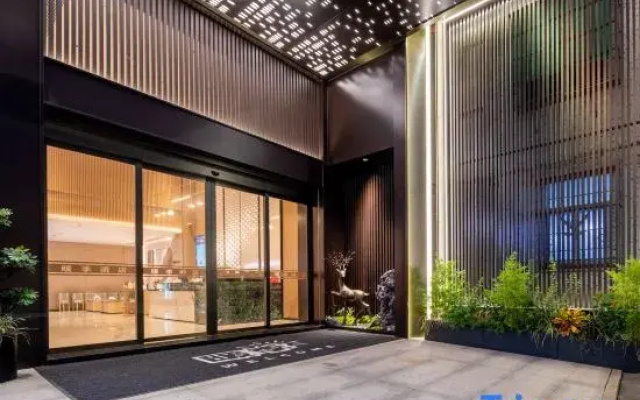 Warm Season Selection Hotel (Shantou Waisha Bridge Branch)