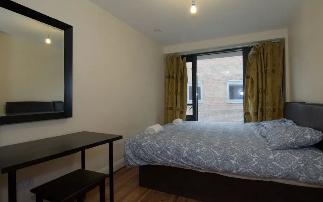 Ivy/Albion Apartments