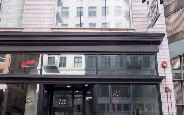 Chic Apartments Across from Riverwalk