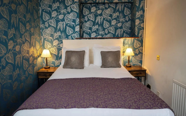 Cross Hands Hotel Old Sodbury by Greene King Inns