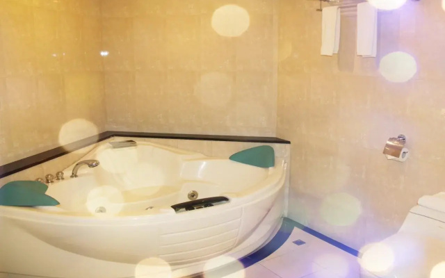 Grand Harvest Hotel