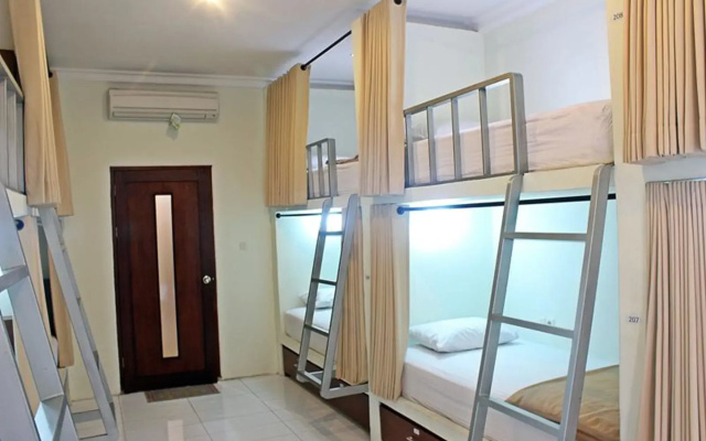 Mirah Hostel