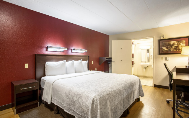 Red Roof Inn PLUS+ Pittsburgh South - Airport