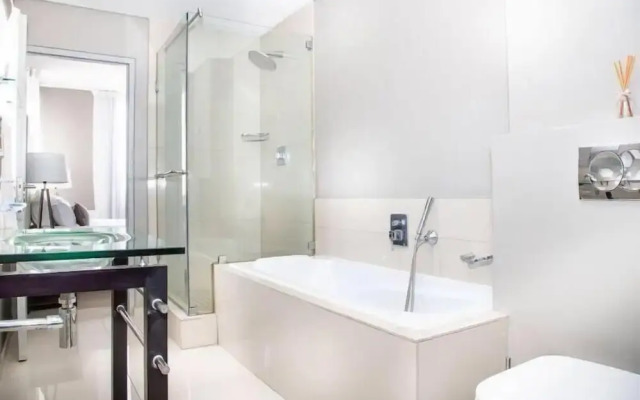 401 Infinity Apartment