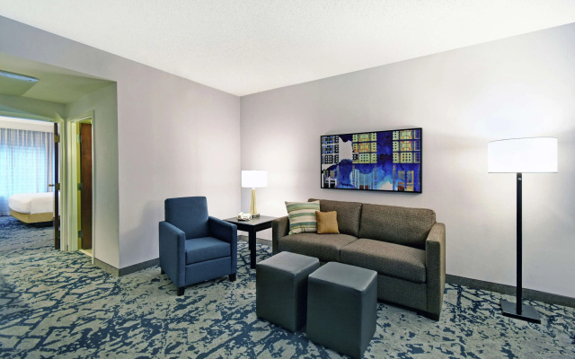Отель Embassy Suites by Hilton Charleston