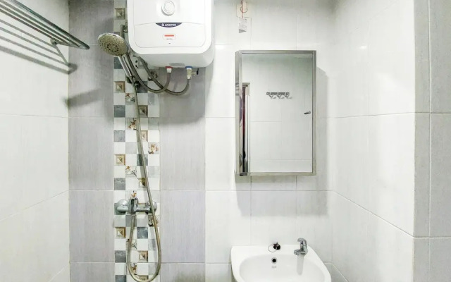 Homey Studio Apartment At Mansyur Residence