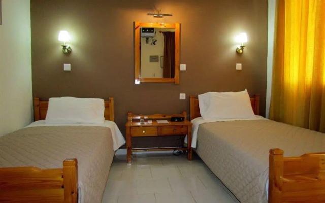 Cathrin Apartments & Studios