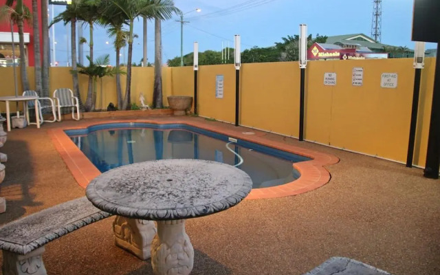 Bourbong Street Motel