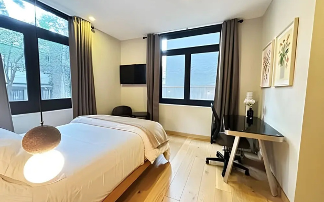 Modern Suite 4 - Heart of Roma Norte