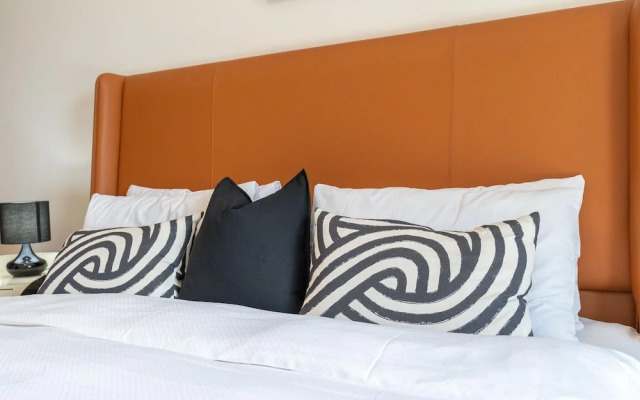 1BR Dlx City View Near Dubai Mall by Belvilla