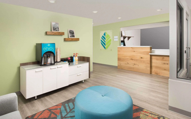 WoodSpring Suites Toledo Maumee