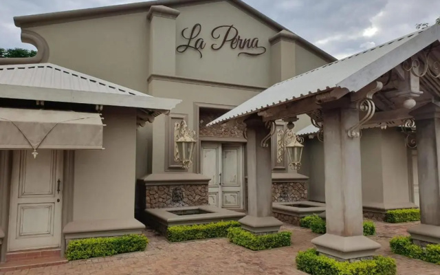 La-Perna Guesthouse and Venue