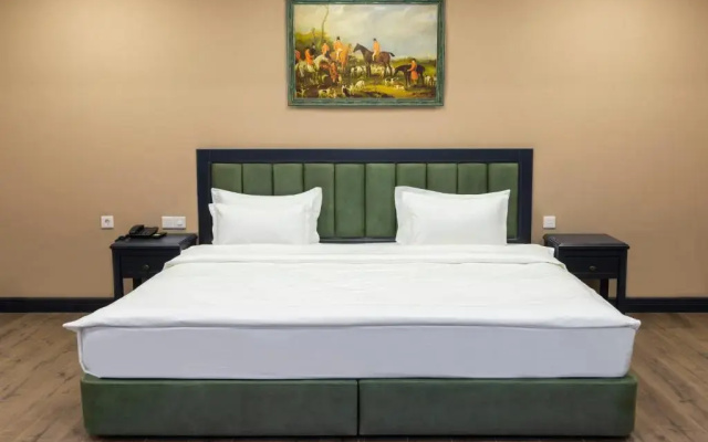 Macara Lake Park Hotel