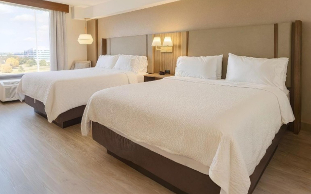 Holiday Inn & Suites Mississauga West - Meadowvale