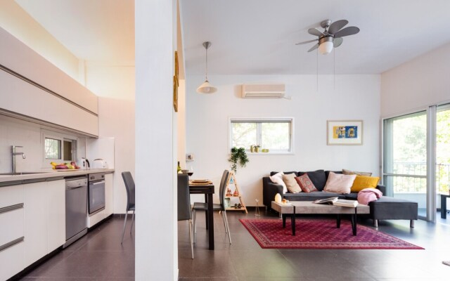 Fantastic 2BD City Center Apt w Balcony Израиль, Тель-Авив - отзывы, цены и фото номеров - забронировать отель Fantastic 2BD City Center Apt w Balcony онлайн комната для гостей