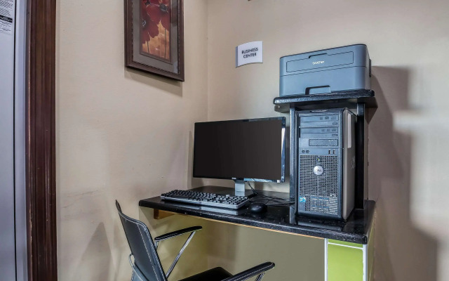 Quality Inn Coralville - Iowa River Landing