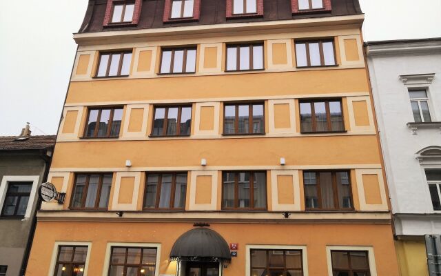 Elen's Hotel Arlington Prague вид на фасад