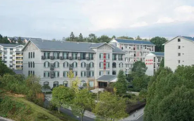 Lotus Hotel