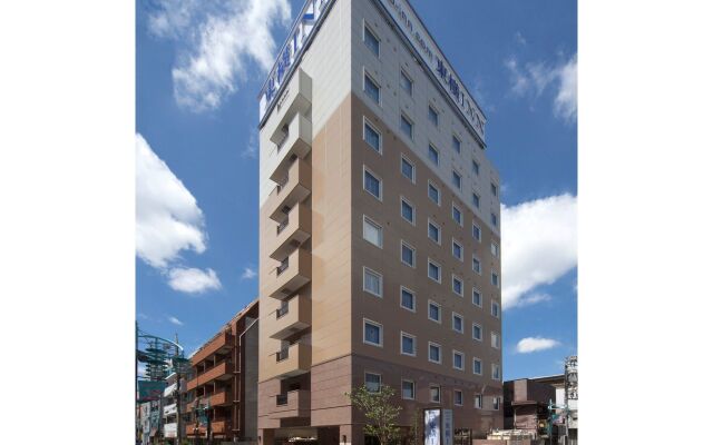 Отель Toyoko Inn Tokyo Shinagawa Hatanodai-eki Minami-guchi Япония, Токио - отзывы, цены и фото номеров - забронировать отель Toyoko Inn Tokyo Shinagawa Hatanodai-eki Minami-guchi онлайн вид на фасад