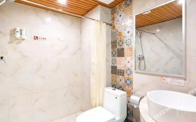 Yayue Hotel (Jinan Qilu Hospital Quancheng Square store)