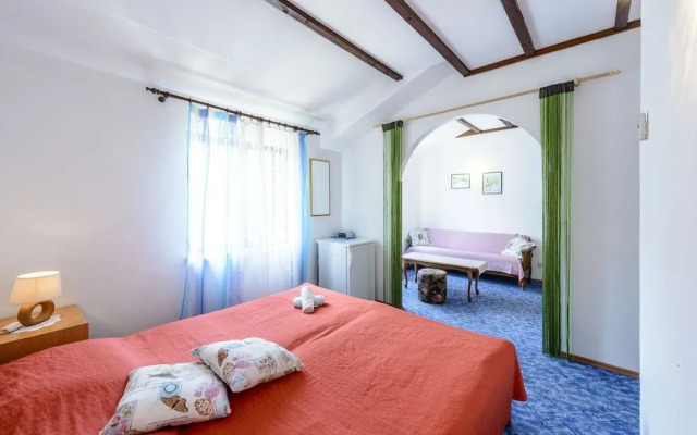 Rooms Mali Raj