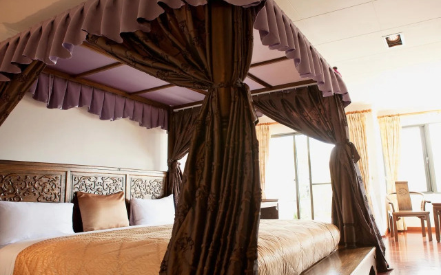Chun Jing Hillview Villa