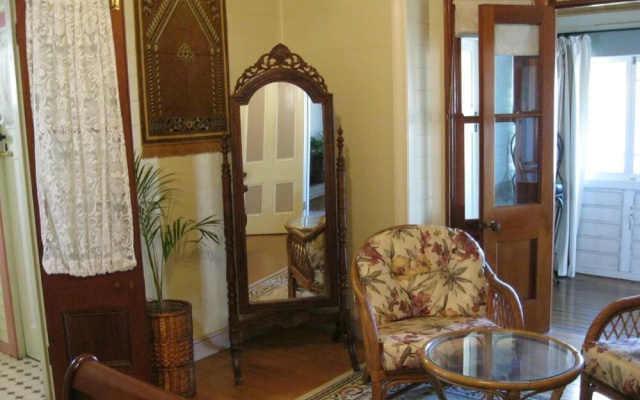 Classique Bed & Breakfast