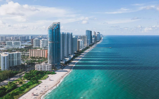 Waterfront 1BR Parking Walk to the Beach