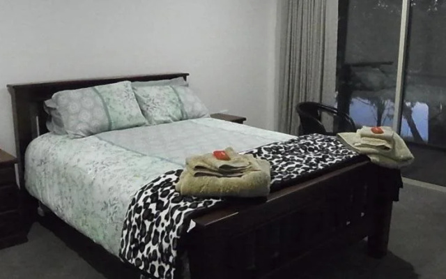 Curdievale Riverfront Lodge
