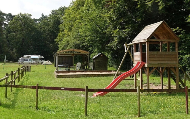 Cozy Caravan Escape for 6