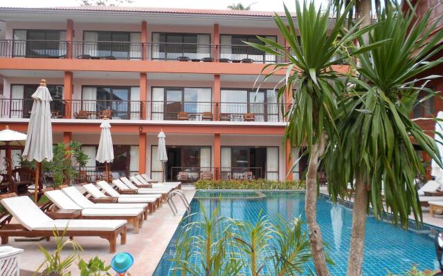 Отель Grand Thai House Resort вид на фасад