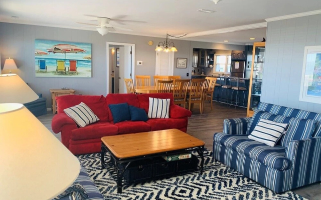 J Chalet - 4 Br Home