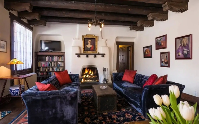 5bd Historic Pink House