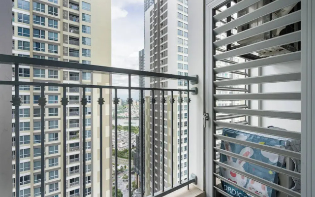 Luxury Lake and River Landmark 81 & Vinhomes