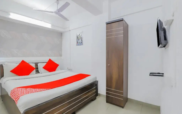 Hotel Laksh by OYO Rooms