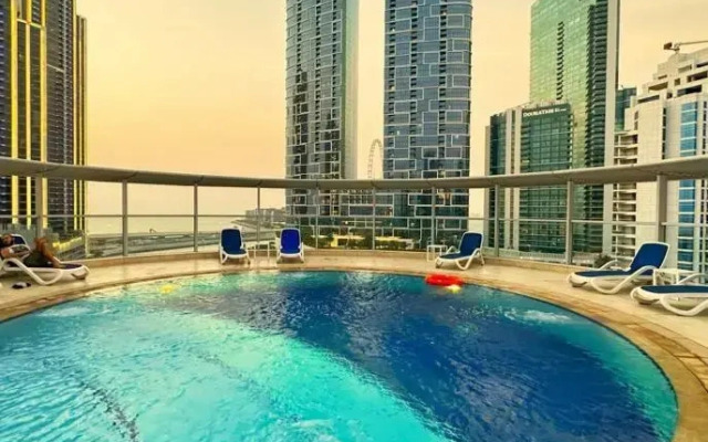 Квартира Luxry Full Marina View & RoofTop Pool