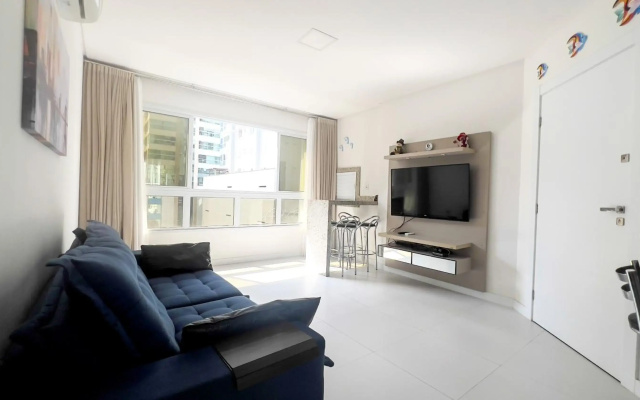 Apartamento 2 dormitórios a 400 metros do mar