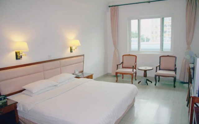 Megaboom Seaside Hotel