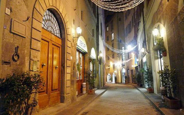 Апартаменты Lambertesca Halldis Apartments Флоренция вид на фасад