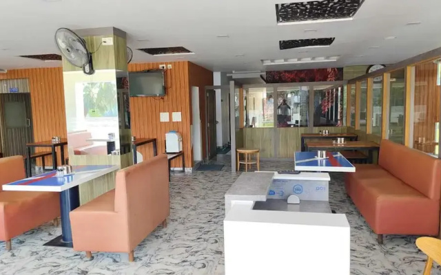 hotel white palace