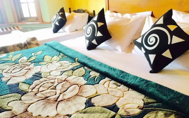 Yoho Yenisey Lake View Bungalow