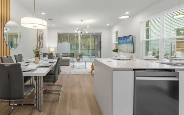 Upstaymodern 4BR Family Townhome w Private Pool
