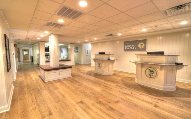 Lodge at Five Oaks Pigeon Forge - Sevierville