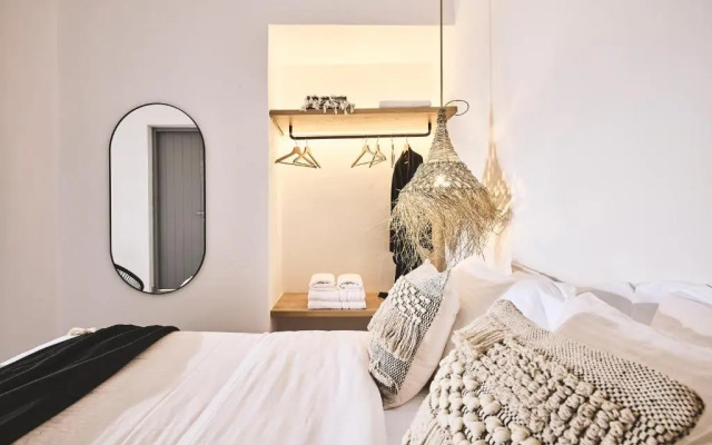 Niva Pool Suites