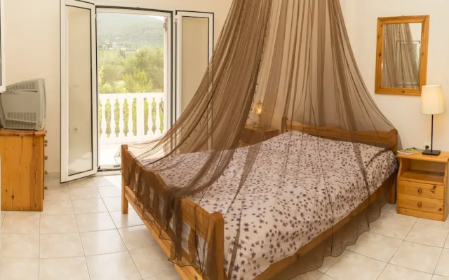 2-bed House in Alykes With Mountain Views