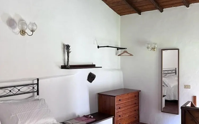 Casale Rustico con Piscina Privata e Ampio Parco